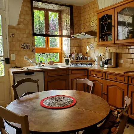 בית נופש Maison Charlotte Montcuq